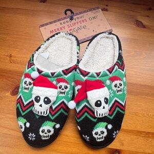 Men’s Christmas slippers size 7/8